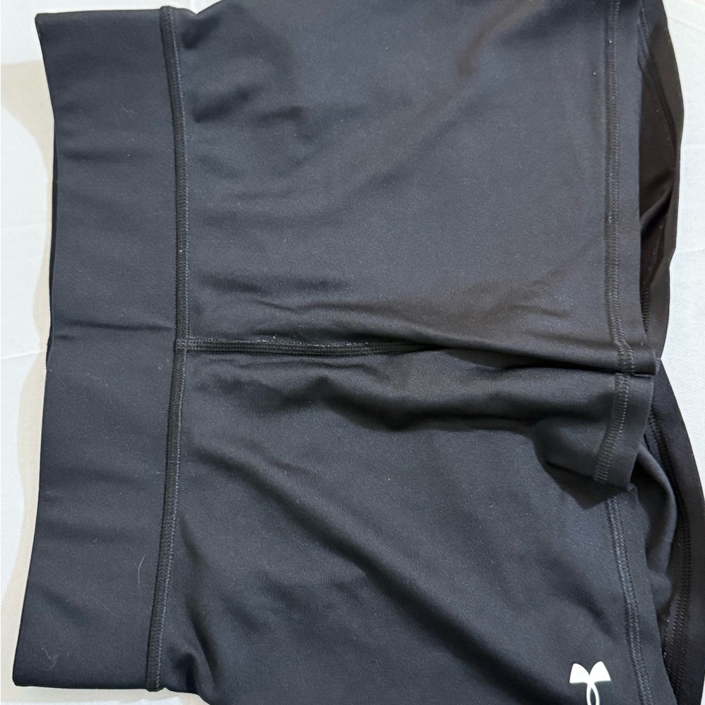 Under Armour Black HeatGear Shorts / Volleyball Shorts / Spandex